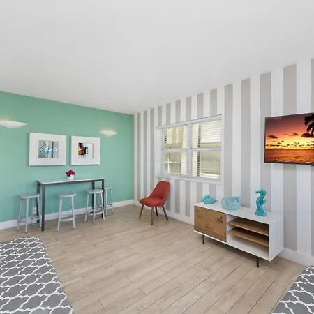 SoBe Lux Suites On Ocean-2
