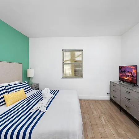 SoBe Lux Suites On Ocean-3