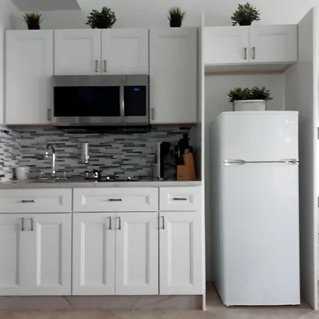 Miami Beach Suncoast Apartment III-2