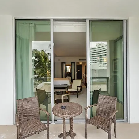 Junior Suite 1 At Sorrento Residences- Miami Beach-2