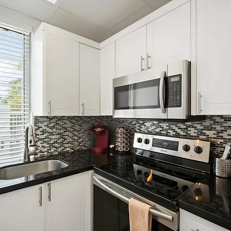 South Beach Two Bedroom Apartment-3