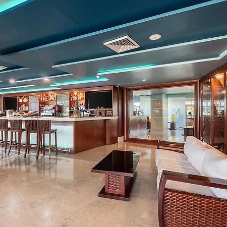 Sunny Isles 1Bdr Sea View And Pool-2