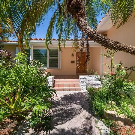 Miami Urus House-3