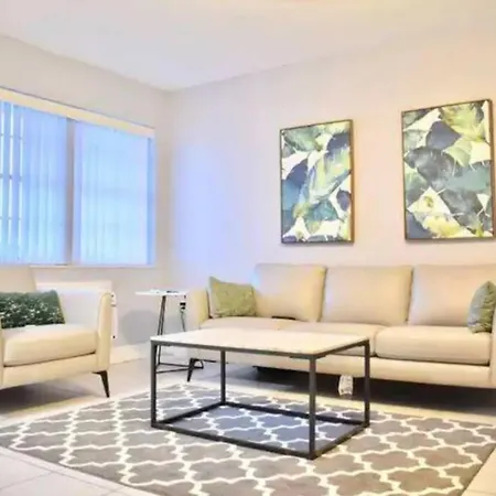 Miami'S Bayfront One-Bedroom Condo-3