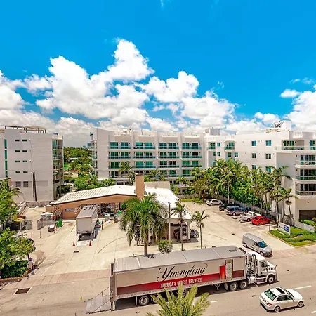 St Rentals Miami Studios Front Beach-2