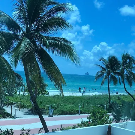 Villa Penelope, Lovely 4 Bedroom 4 Baths Beachfront-2