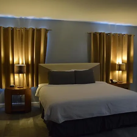 Sobeny Collins Queen & King Rooms-3