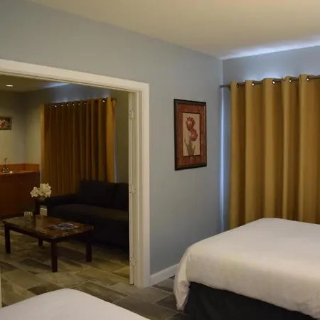 Sobeny Collins Queen & King Rooms-2