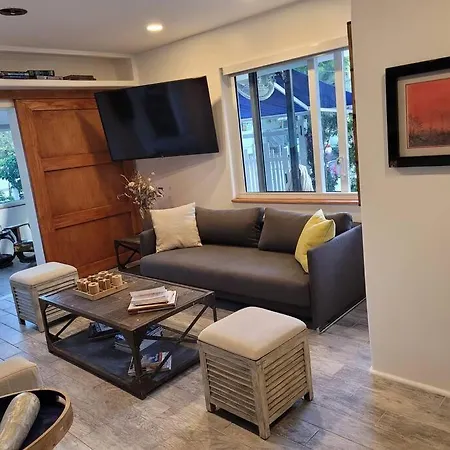 Soflo Beach House: Ideal For Groups W/Parking-3
