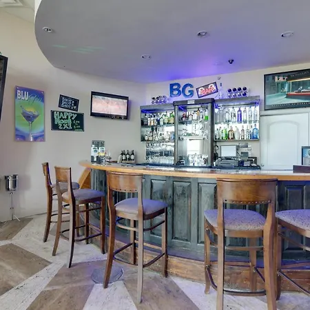 Castle Beach: Rumba Suite-3