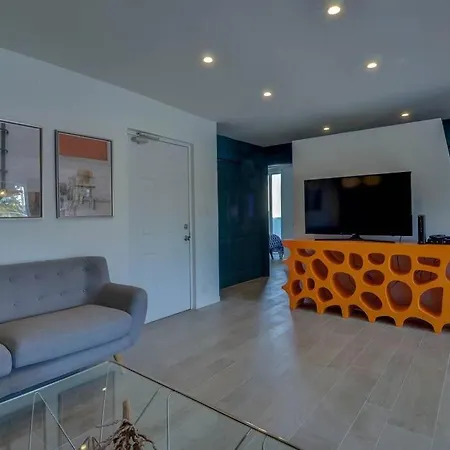 Oceanside Italian Luxury 2 Bedroom Apt With Free Parking-2