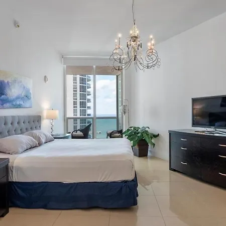 Trump Tower 2 Bed Den Sunny Isles 23Rd Floor-2