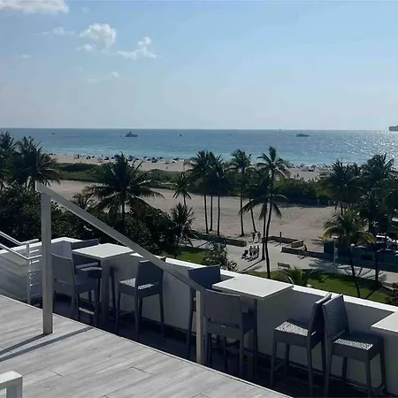 Suites At The Strand On Ocean Drive-2