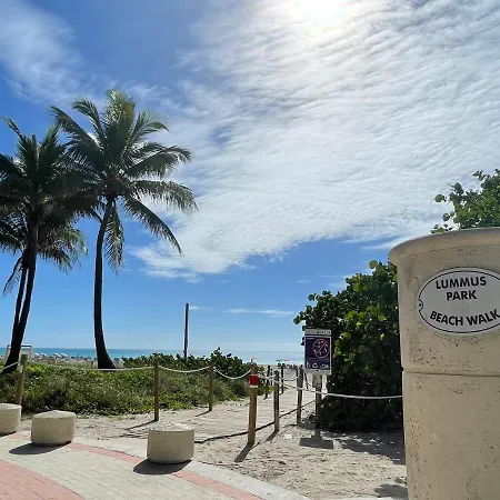 Beachfront Apt In Carlyle Hotel On Ocean Drive-3