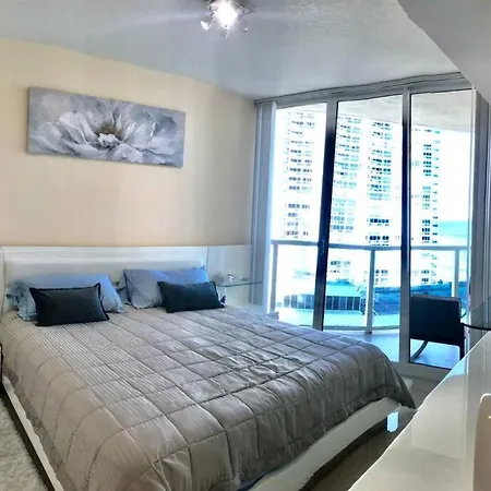 Gorgeous Oceanfront Sunny Isles Beach Condo-2