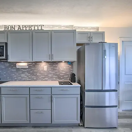 On-Site Beach Access: Sunny Isles Beach Studio!-3