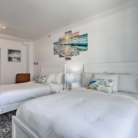 Oceanfront Miami Beach Studio With Beach Access-3