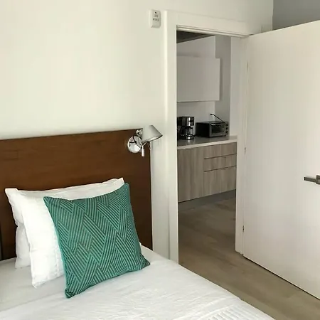 Modern Chic Apt In South Beach With Pool-2