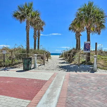 Oceanfront Miami Beach Studio With Beach Access-2