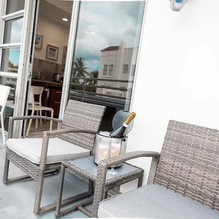 Rooftop-Pool Suite With King Bed In Ocean Dr C303-2