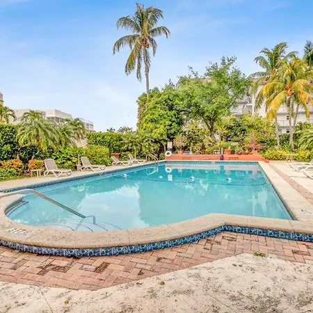 Mantell Plaza Apartments-2