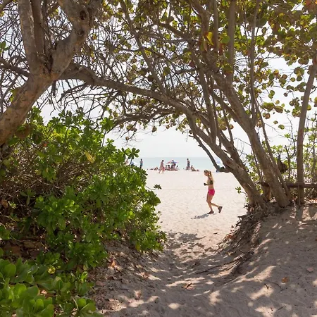 Castle Beach: Rumba Suite-2