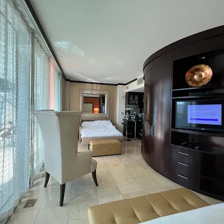 Lovely Hotelroom With Pool On The Ocean Drive-2