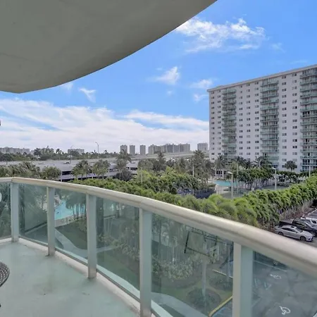 Best Condo On The Beach 6 Beds Free Parking-2