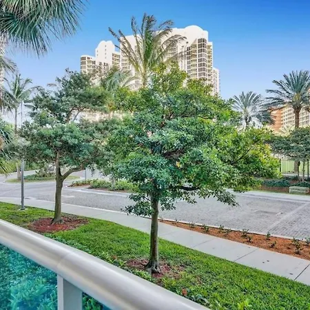 Sunny Isles 3 Bedrooms 1 Min From The Beach-2
