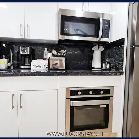 Beachfront Studio-Apt Retreat In Sunny Isles Beach-3