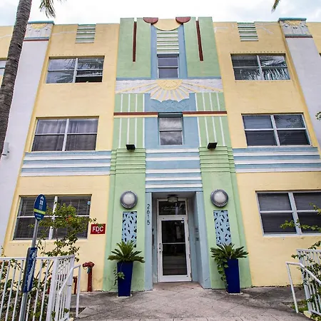 Apartment By The Ocean In Sobe-2