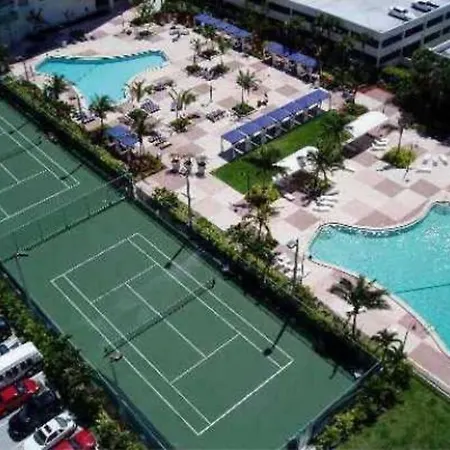 Sunny Isles Spacious And Updated 1Br With Balcony-3