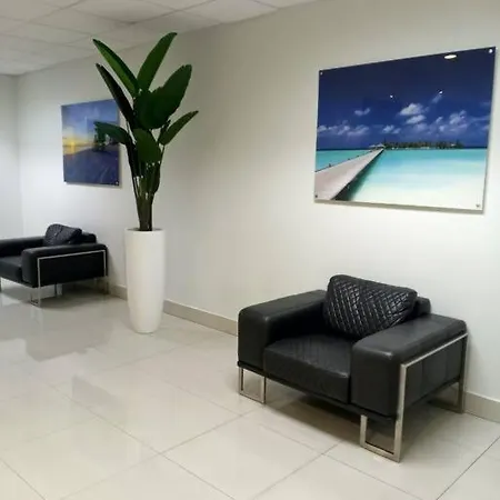 Sunny Isles Spacious And Updated 1Br With Balcony-2