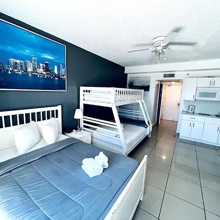 New Amazing Balcony Views Ocean Front Studio 403-2