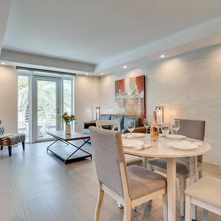 Miami Beach Vacation Rental W/ Rooftop Pool Access-2