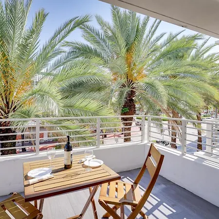 Miami Beach Vacation Rental W/ Rooftop Pool Access-3
