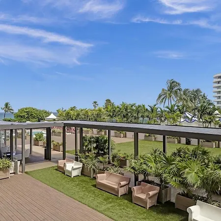Modern Miami Beach Condo With Beach Service & Pool-3