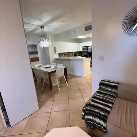 1 Bed / 1 Bath Ocean View Studio In South Beach-2