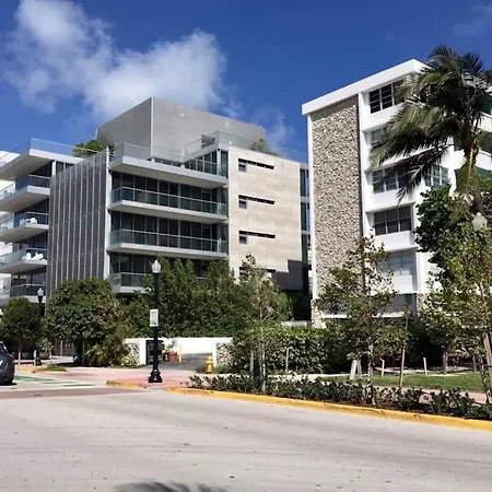 Quiet Oceanfront Apt In South Beach With Pool-2