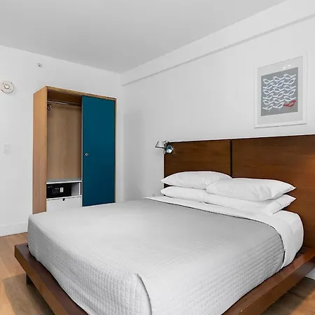 Boutique Hotel Suite 1215 West Avenue-2
