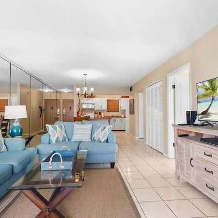 Spacious 1 Bed, 5Min Walk To The Beach!-2