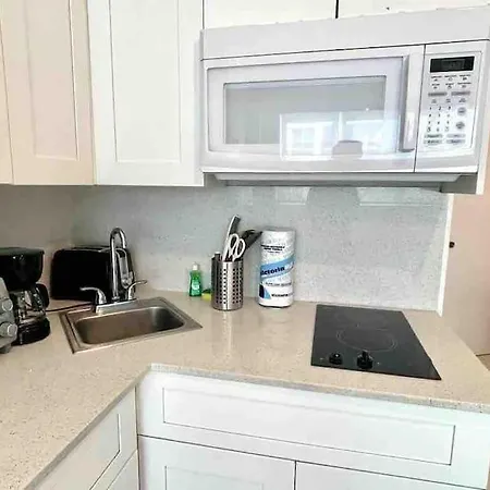 Great Studio Bay View And Parcial Ocean View!!!-2