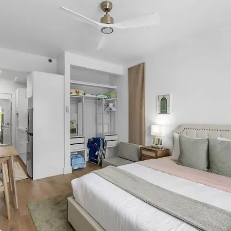 Miami Beach Studio At Bayshore With Pool And Gym-2