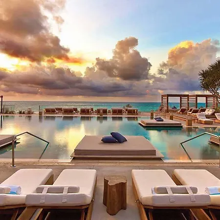 Luxury Studio With Balcony South Beach-3