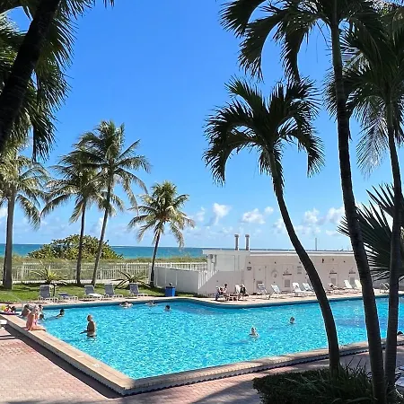 Beautiful Studio In A Seafront Condo-3