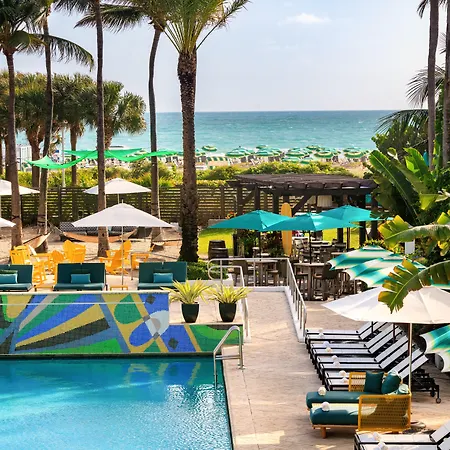Kimpton Surfcomber Hotel By Ihg-2