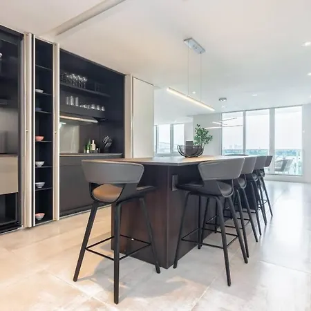 Luxury Family Apartment 2 Bedrooms+2.5 Baths-2