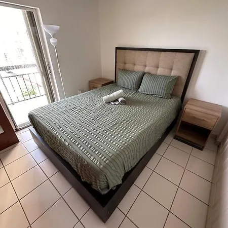 Sunshine Miami - Shared Apartment-2