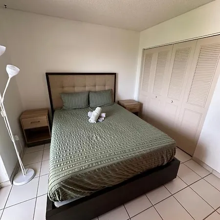 Sunshine Miami - Shared Apartment-3