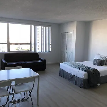 Fabulous Studio In Miami Beach-2
